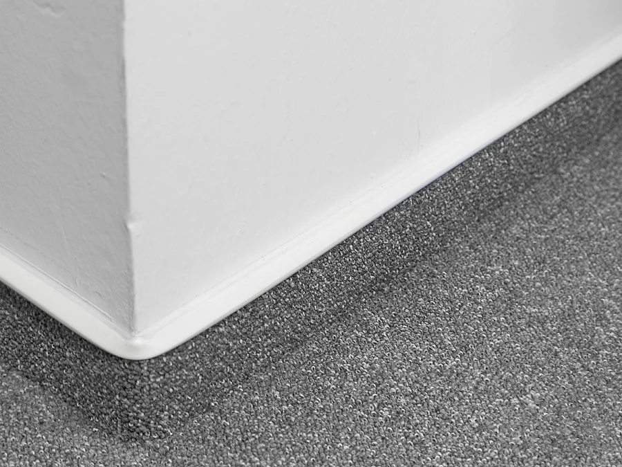 Značkový Kobercová soklová lišta – Bílá 901, 52 × 13 × 2500 mm